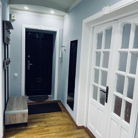 Classic Family Apart In The Center With 4 Rooms طشقند المظهر الخارجي الصورة