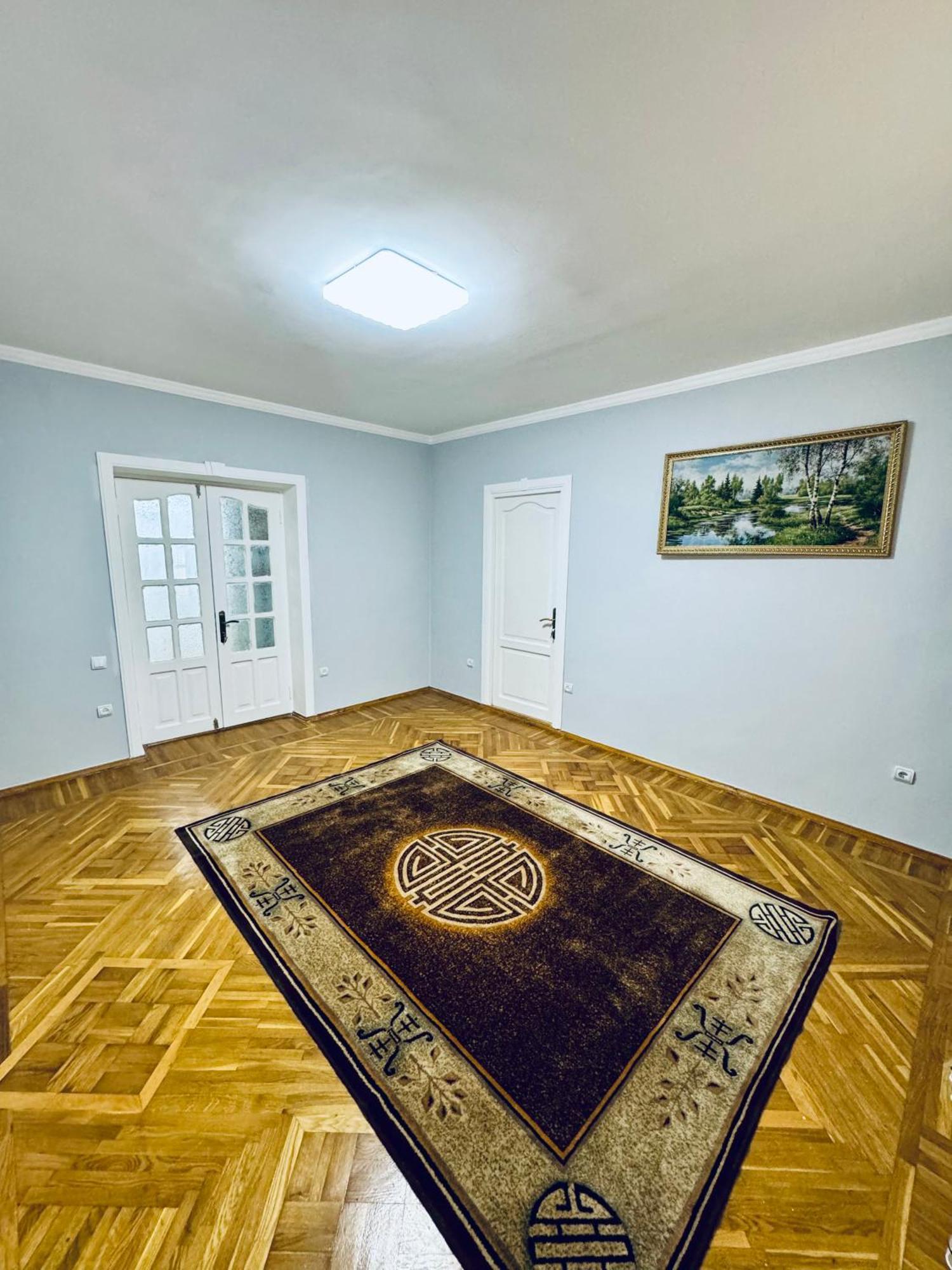 Classic Family Apart In The Center With 4 Rooms طشقند المظهر الخارجي الصورة
