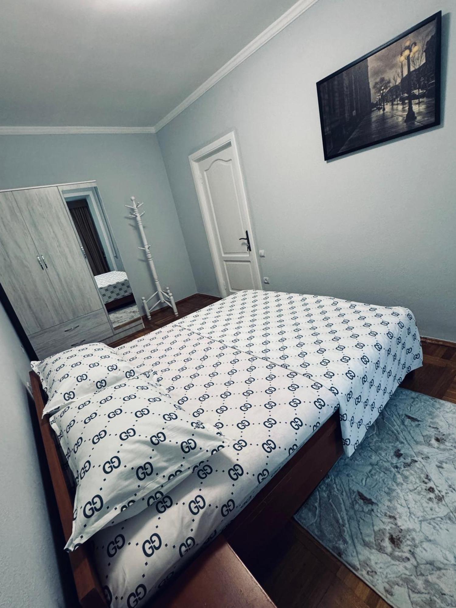 Classic Family Apart In The Center With 4 Rooms طشقند المظهر الخارجي الصورة